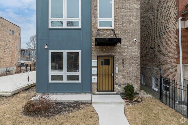 Photo - 6227 St. Lawrence