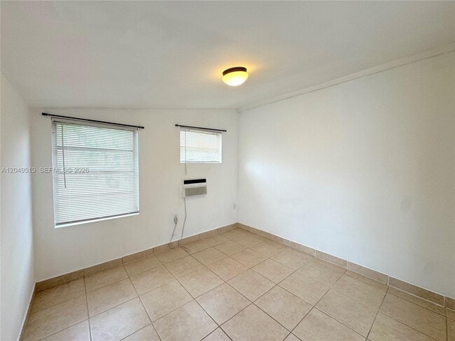 Photo - 2461 NW 5th St Unit #C