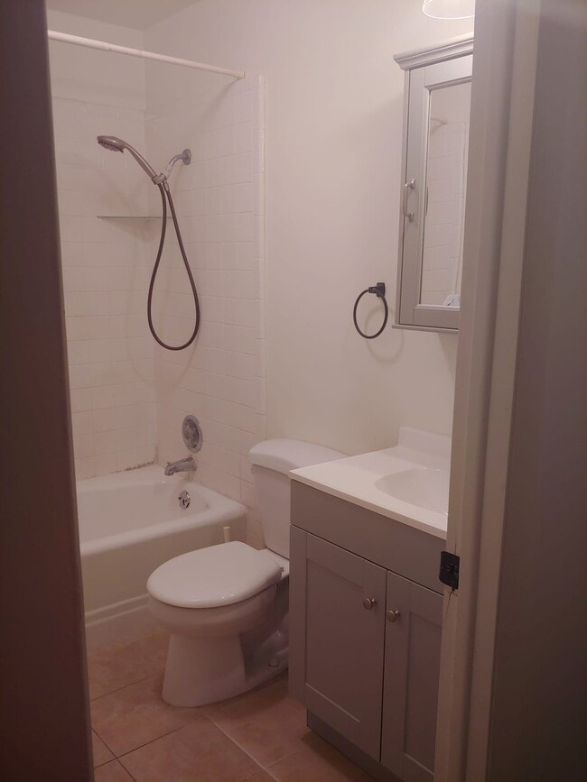 Photo - 351 W 200 S
