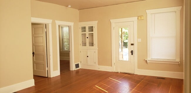 Photo - Cheney-5 bed 2.5 bath house Available Now