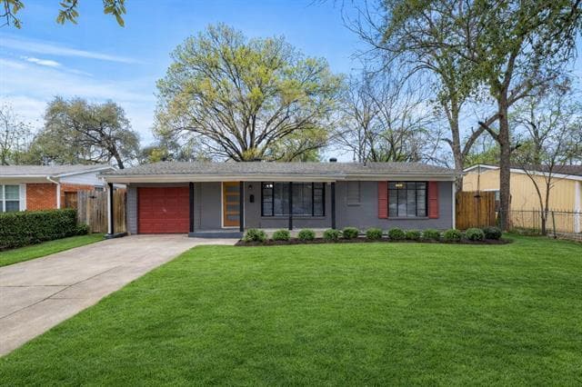 Building Photo - 10325 Fern Dr