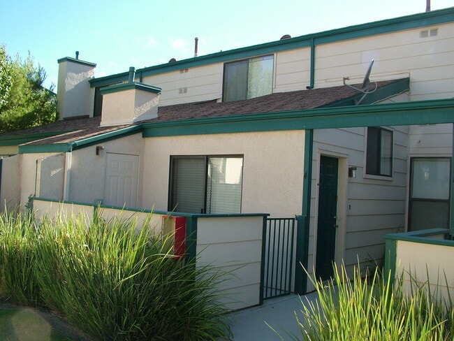 2 Story 2 Bedroom Condo in the Willow Creek Condo Complex - 2 Story 2 Bedroom Condo in the Willow Creek Condo Complex