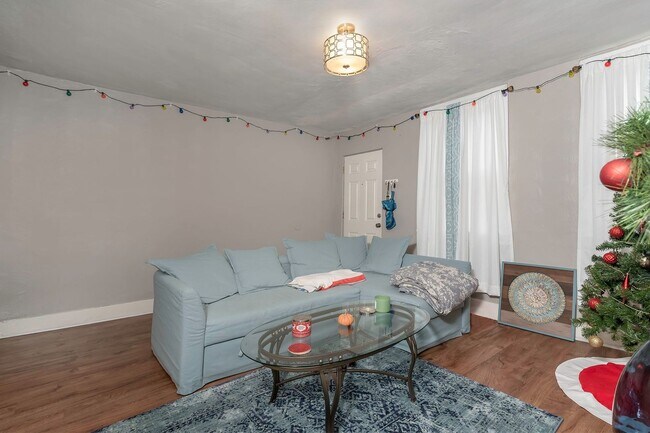 Photo - 3 bedroom in heart of South Side