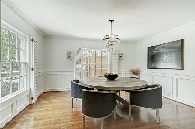 Photo - 2136 Pelham Dr