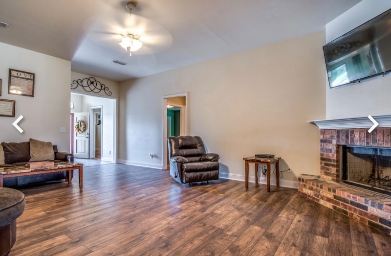 Photo - 9306 Quincy Ave