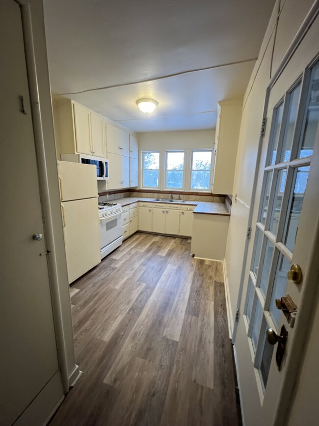 Kitchen - 101 Pleasant St Apartments Unit 1