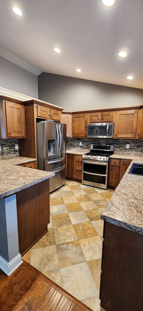 Photo - Location, Location, Location. 3 bedroom / 2 bath *Unfurnished* Available for 12 month lease