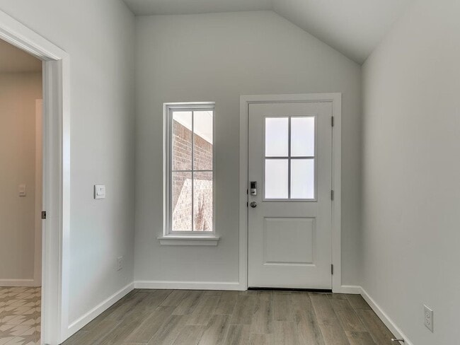 Photo - 1st Month Free - Stunning New Home!