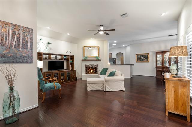 Photo - 7913 Southmark Dr