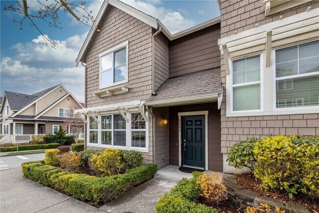 Building Photo - 2400 NE Park Dr Rental