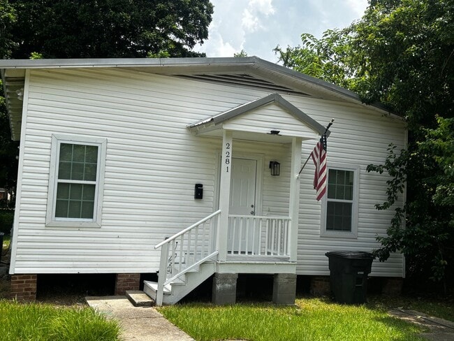 Building Photo - House for Rent