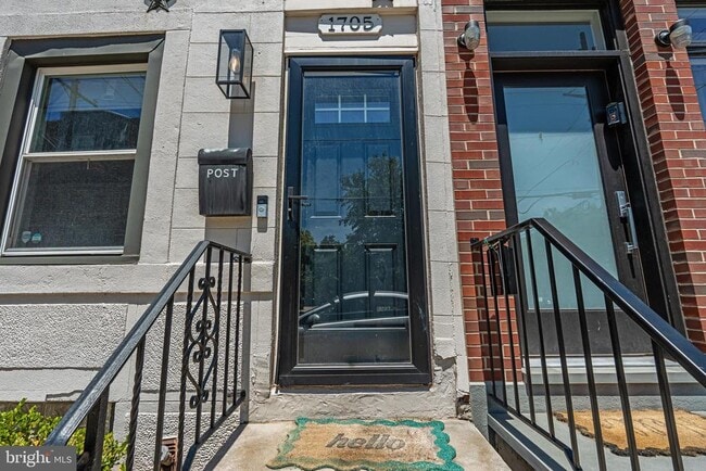 Photo - 1705 Montrose St