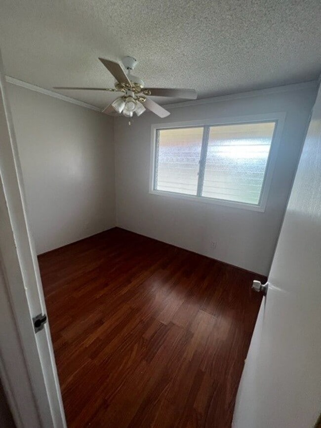 Photo - 2 Bed / 1.5 Bath / 1 covered reserved parking - Great Kailua Location! Unit A240