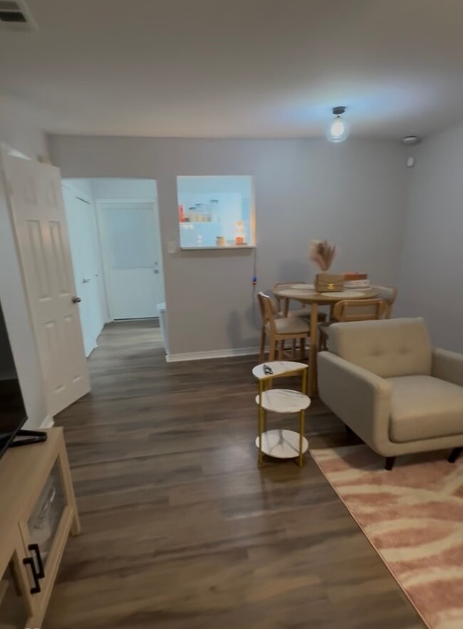 Photo - 100 Winchester Dr