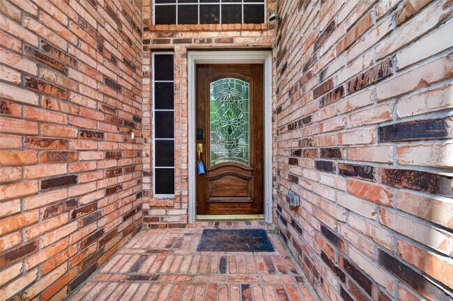 Photo - 2710 Five Oaks Dr