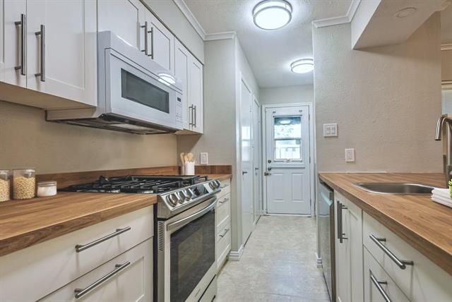 Photo - 3750 Vitruvian Way