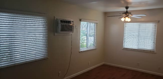 Building Photo - 3021 Carmona Ave Rental