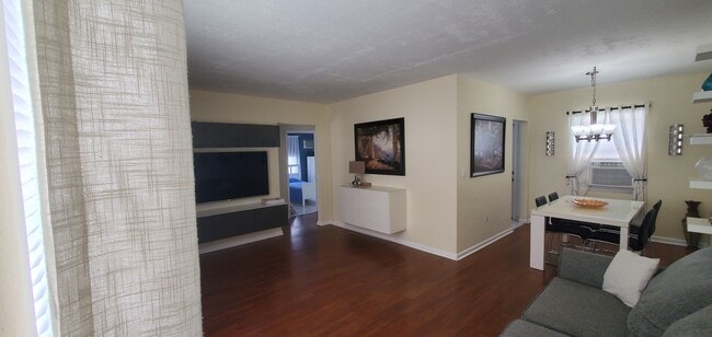 Photo - 11220 NE 11th Plz