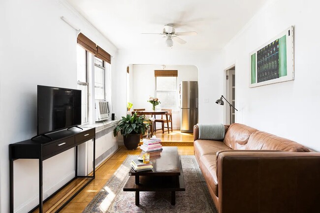 Photo - 25 Minetta Ln Unit 4D