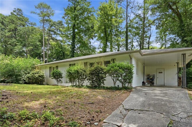 Photo - 581 Meadowbrook Dr SE