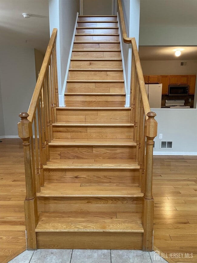 Photo - 301 Pinelli Dr