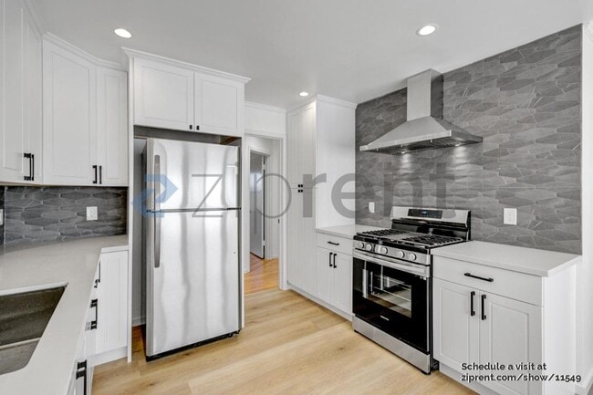 Building Photo - 122 Ordway St Rental