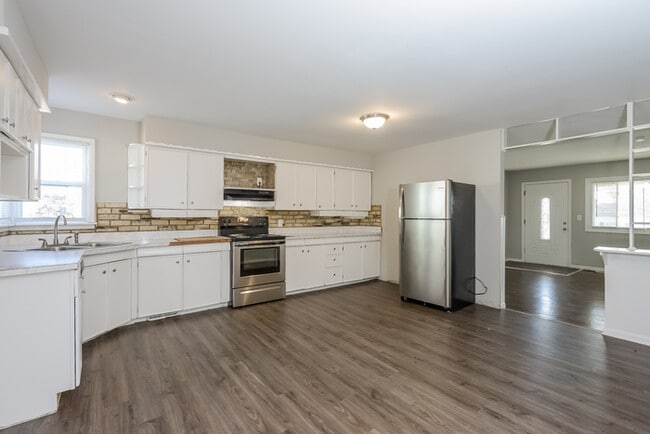 Photo - 111 N Gilbert St
