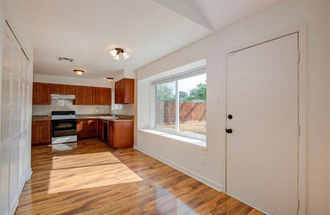 Photo - 15811 Boonridge Rd