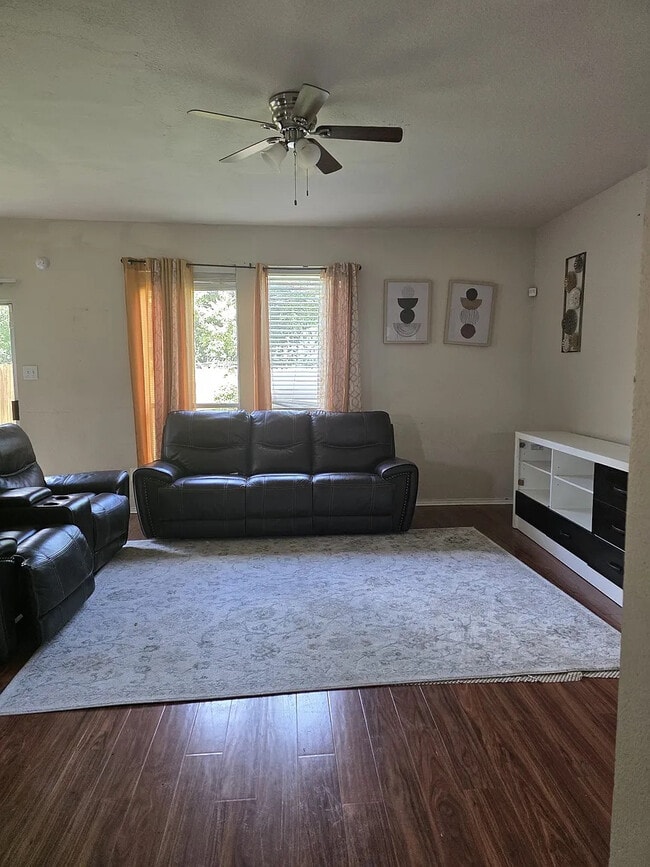 Photo - Room in House on Melanie Ct