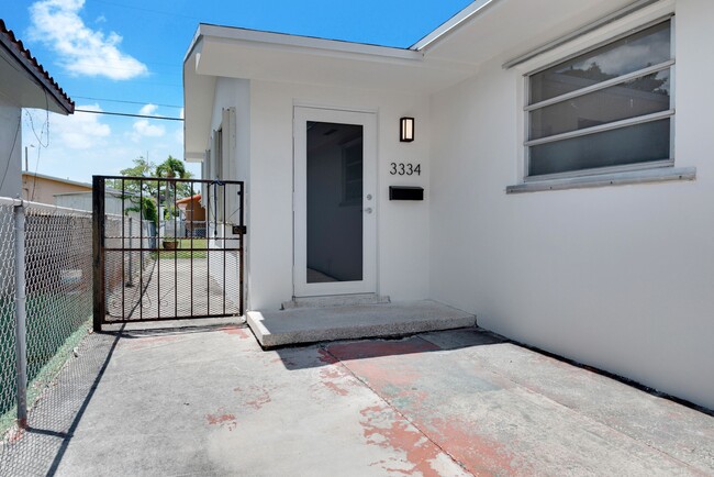 Photo - 3334 SW 24th St Apartamento Unidad #