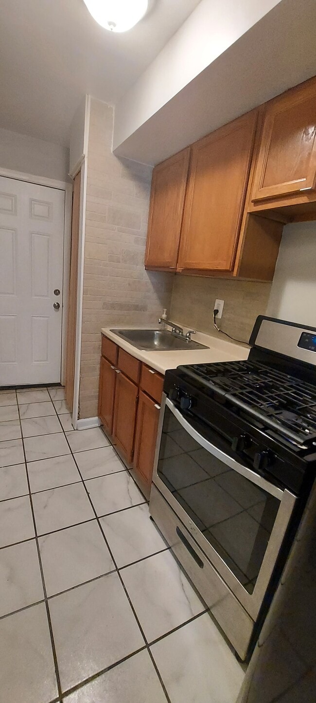 Photo - 5812 Eads St NE