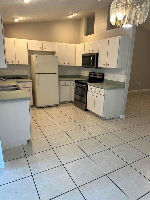 Photo - 160 Fenimore Ln Unit B