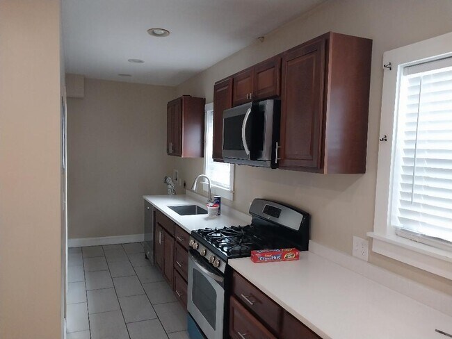 Photo - 43 Sachem St Unit APT1
