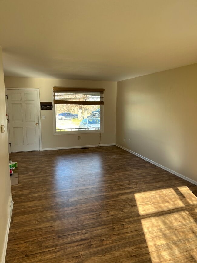 Photo - 813 W Broad St