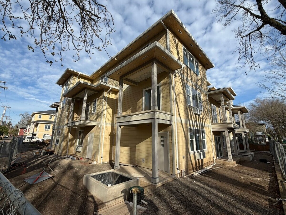 Photo - Lincoln St. Apartments Unit Apartment #4