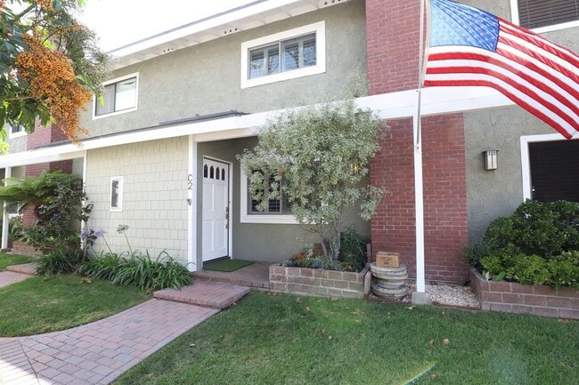 Building Photo - 1671 Tustin Ave Unit 1671 Tustin Rental