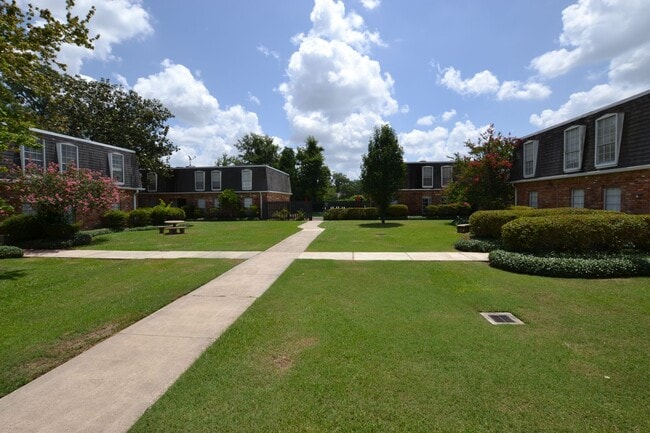 Photo - MOVE IN SPECIAL!  Newly updated, 2 bedroom, 2 bath Condo at Westdale Club Condos