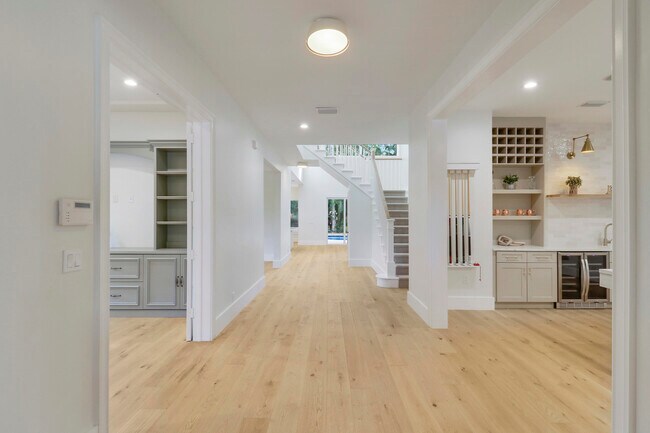 Photo - 142 Segovia Way