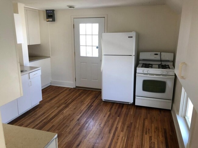 Photo - 234 E McKinley St