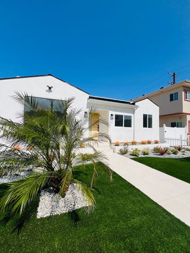 Building Photo - 482 S Hamel Rd Rental