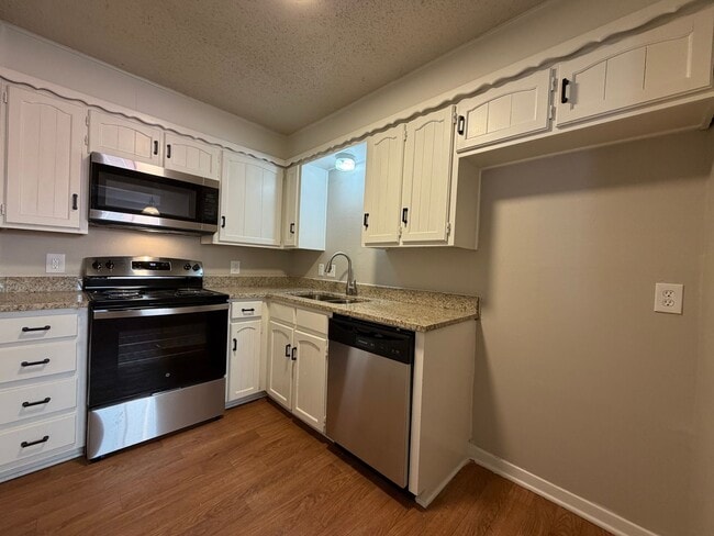 Photo - AVAILABLE NOW 2 BEDROOM 1 BATH DUPLEX IN CLEBURNE