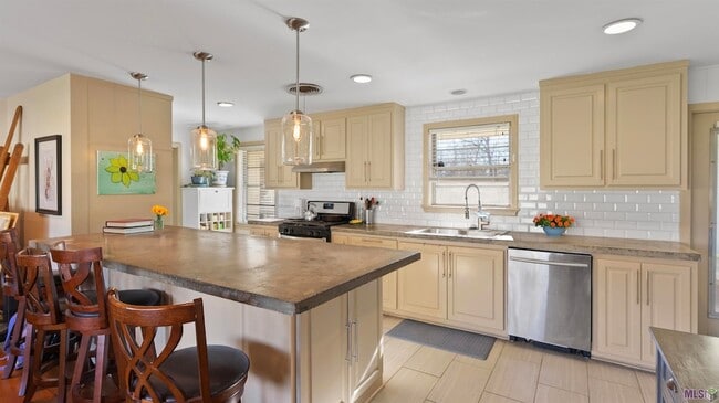 Photo - 632 Summit Ridge Dr
