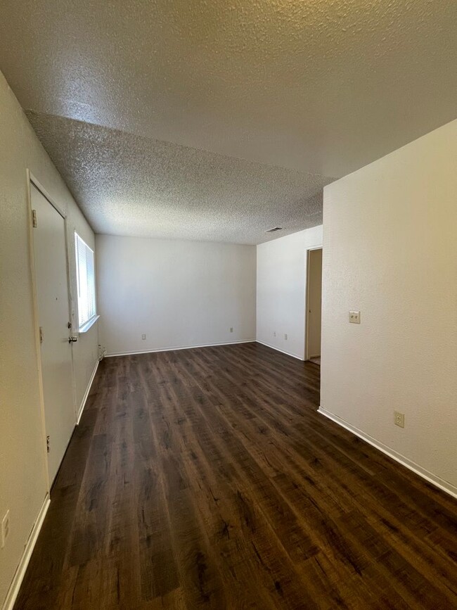 Photo - 1936 K St Unidad 1936 K St