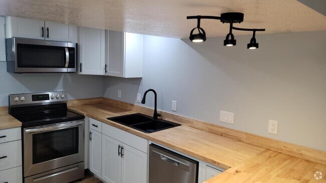 Building Photo - 126 S 100 E Rental