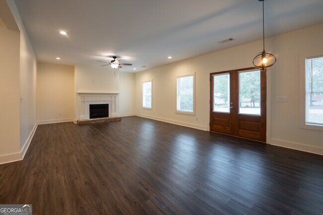 Photo - 1000 Bell Cir