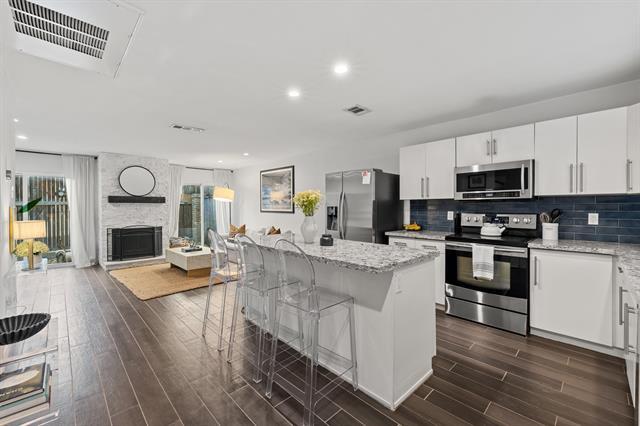 Building Photo - 4306 Buena Vista St Unit 102B