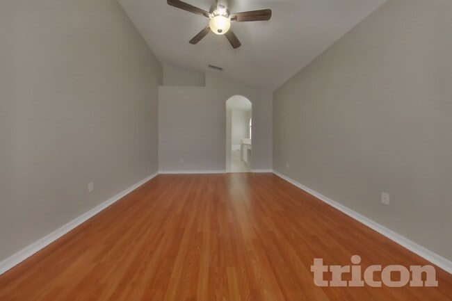 143 Wornall Dr