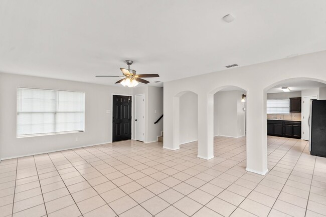 4416 Thunderbird Ave W