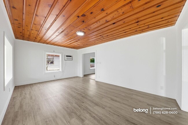 Photo - 170 W 23rd St