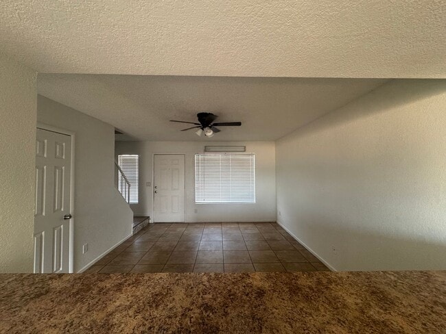 4828 W Orangewood Ave